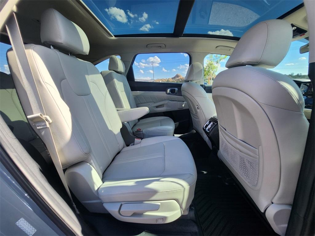 used 2023 Kia Sorento car, priced at $29,528