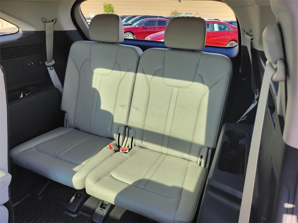 used 2023 Kia Sorento car, priced at $29,528