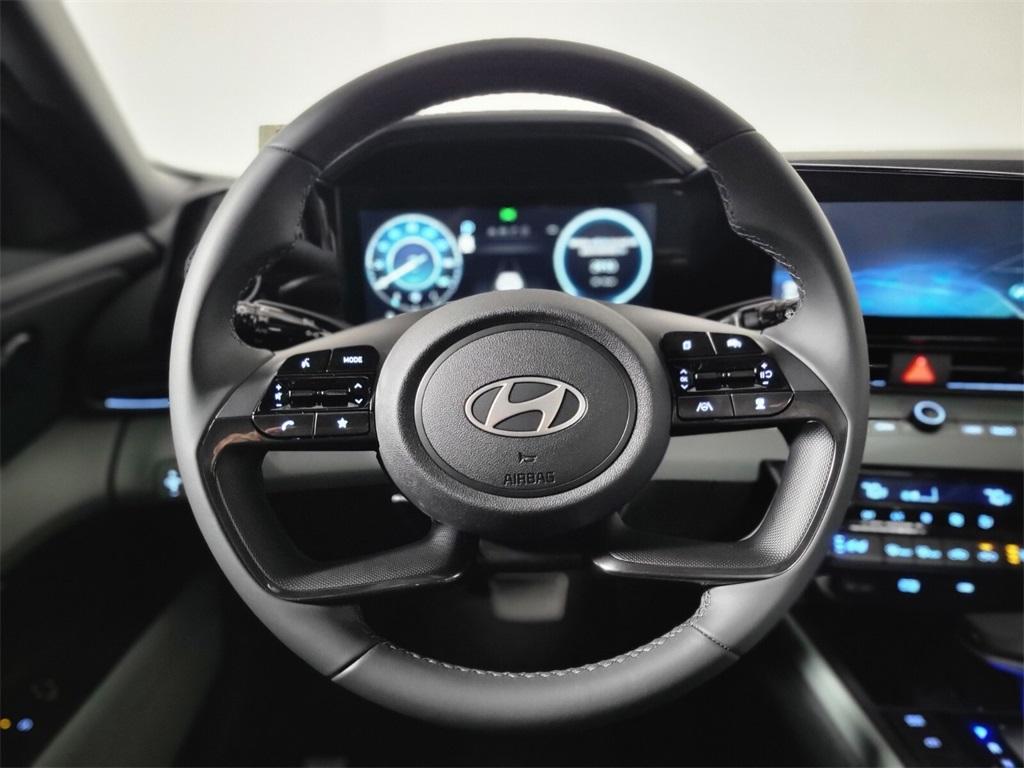 new 2025 Hyundai Elantra HEV car, priced at $30,579