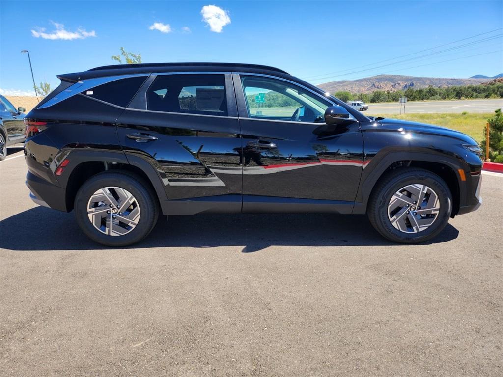 new 2025 Hyundai TUCSON Hybrid car, priced at $32,486