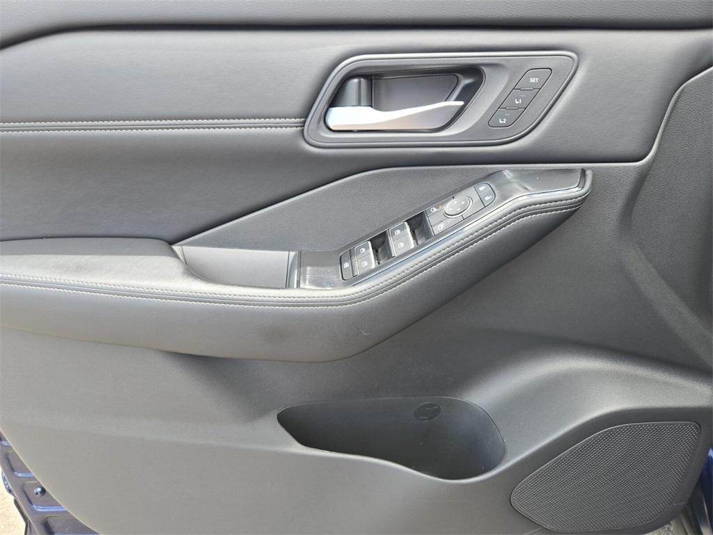 used 2024 Nissan Rogue car, priced at $27,778