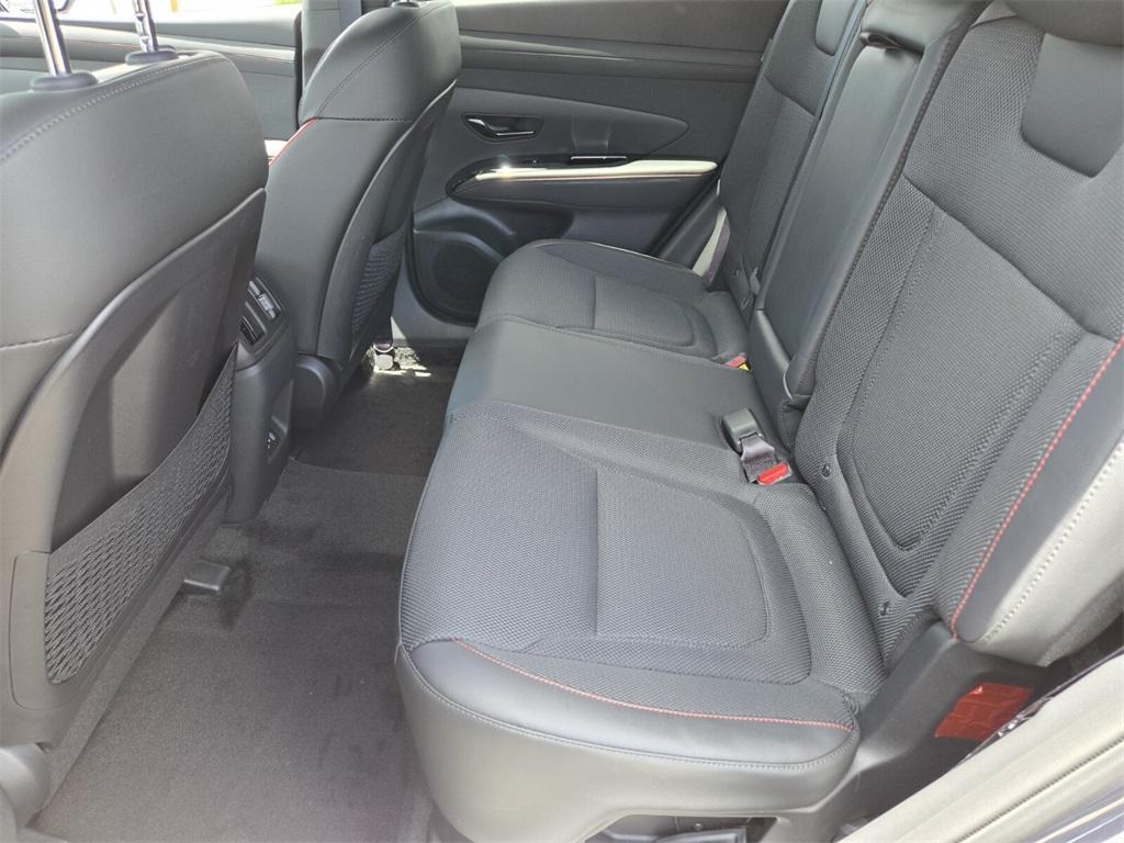 new 2025 Hyundai TUCSON Hybrid car, priced at $39,037