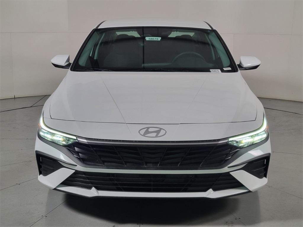 new 2025 Hyundai Elantra HEV car, priced at $26,132