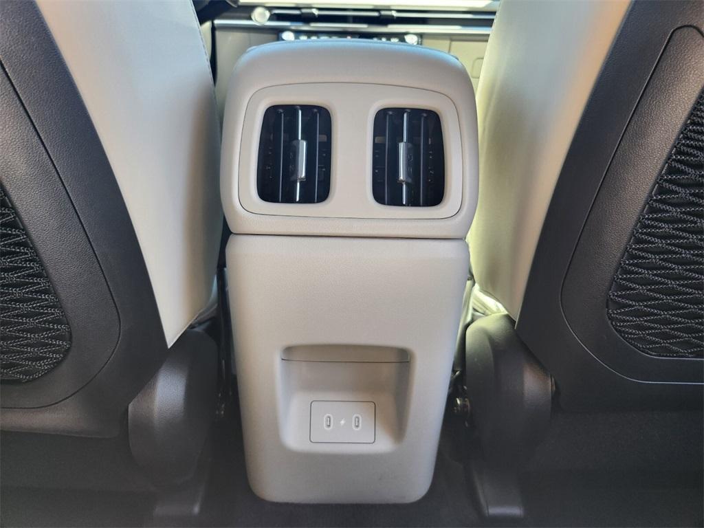 new 2025 Hyundai TUCSON Hybrid car, priced at $35,907