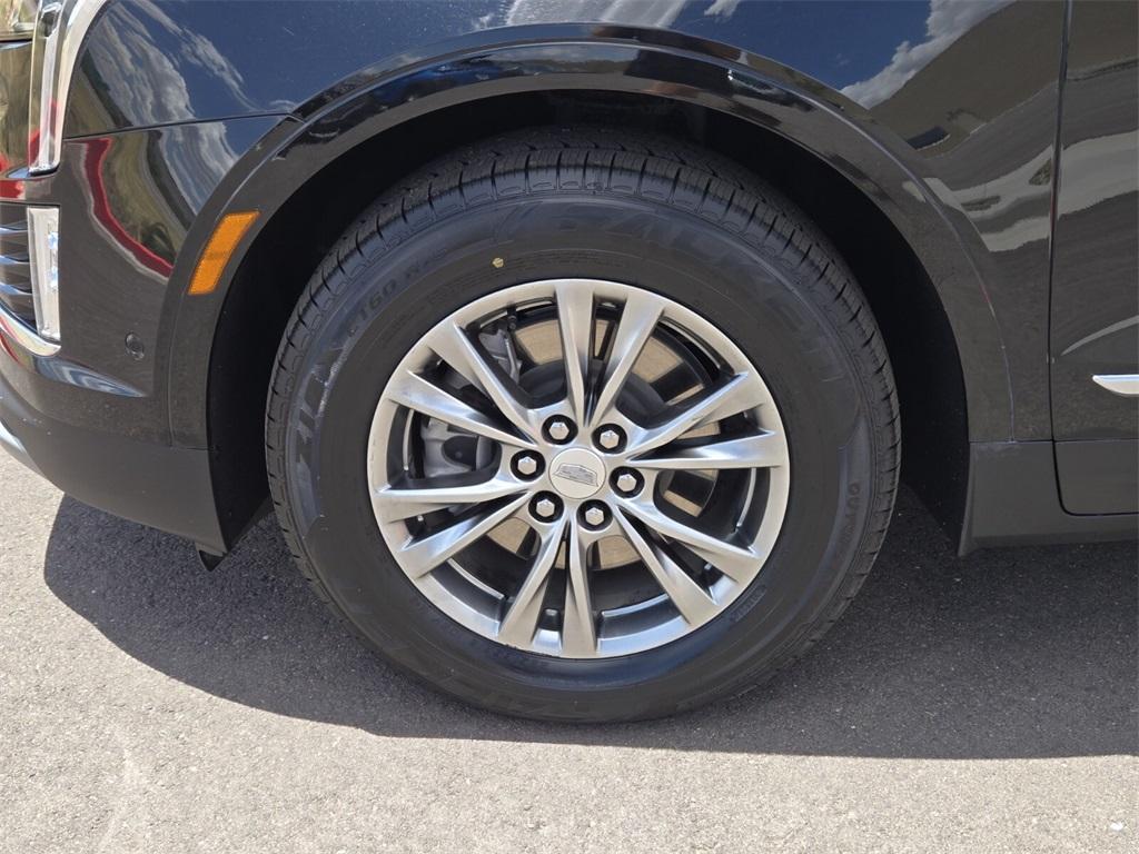 used 2021 Cadillac XT5 car, priced at $27,807