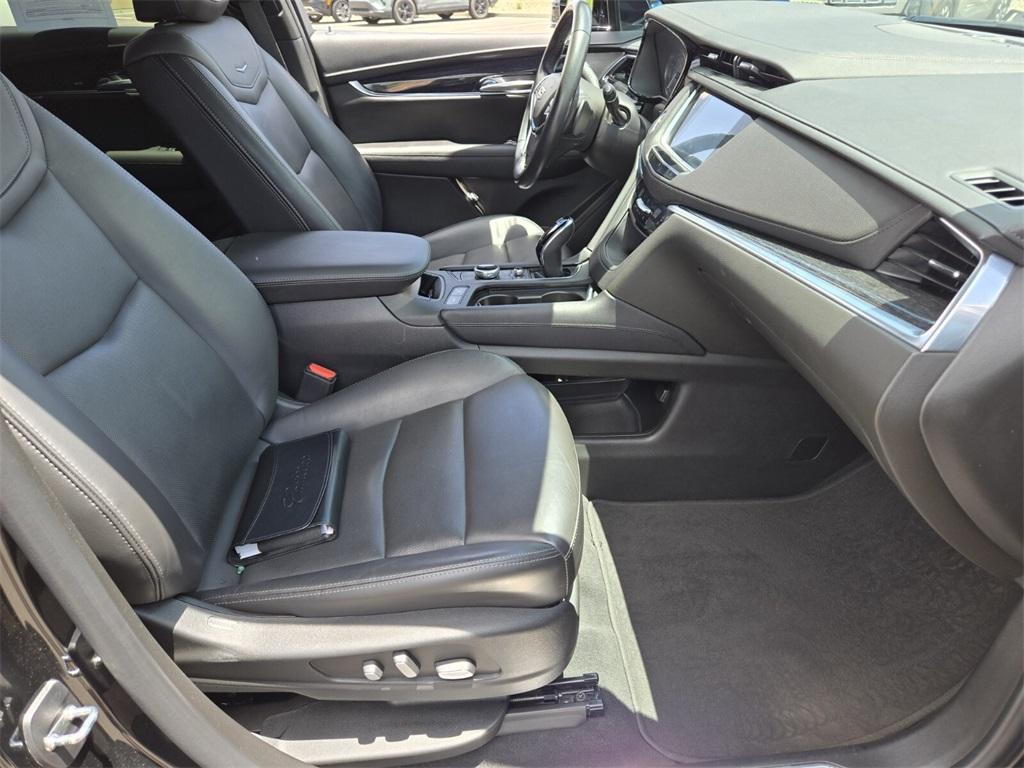 used 2021 Cadillac XT5 car, priced at $27,807