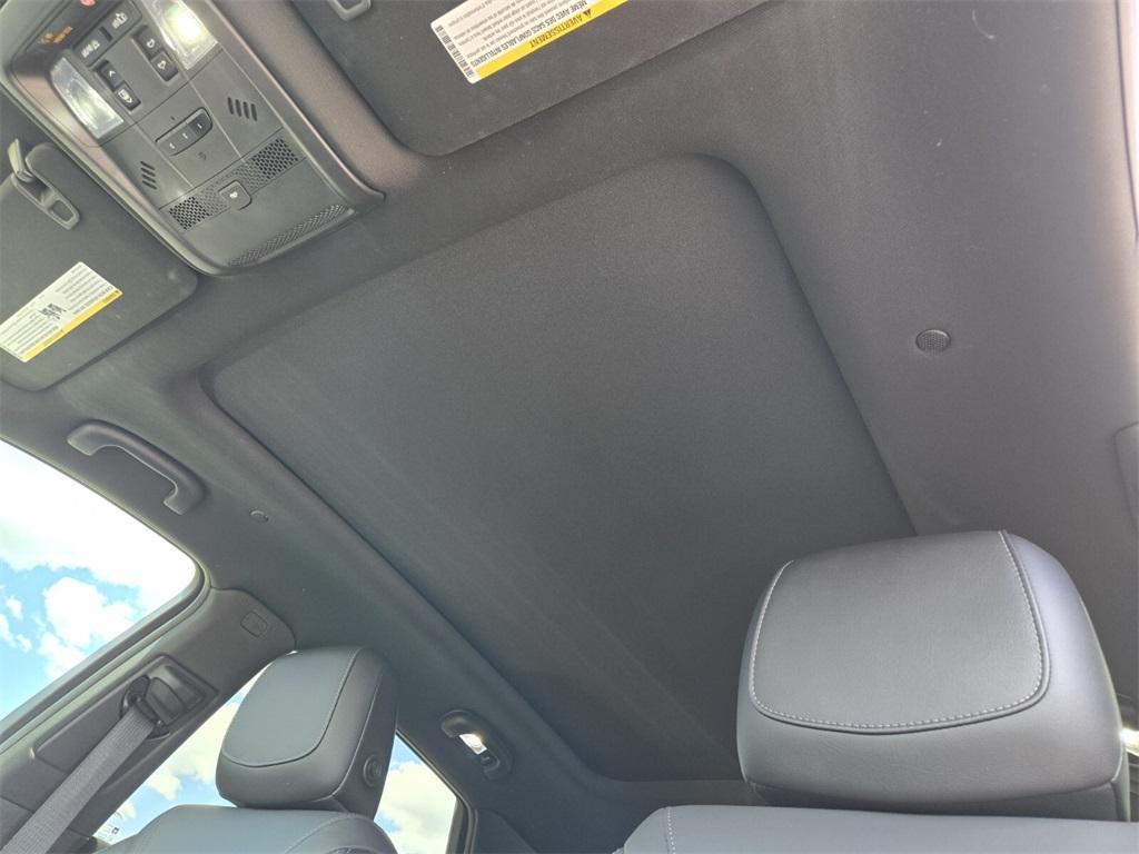 used 2021 Cadillac XT5 car, priced at $27,807