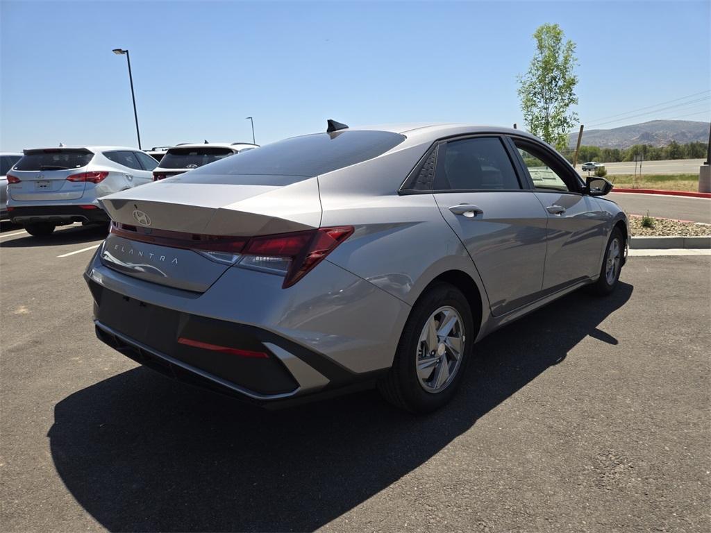 new 2025 Hyundai Elantra car