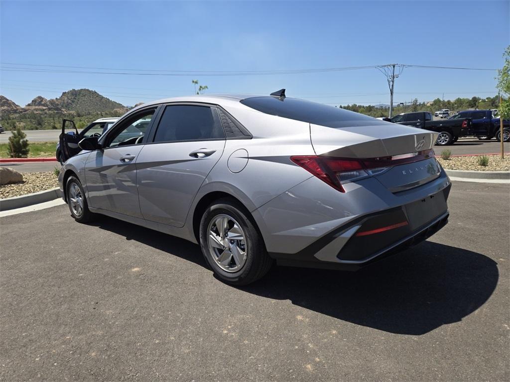 new 2025 Hyundai Elantra car