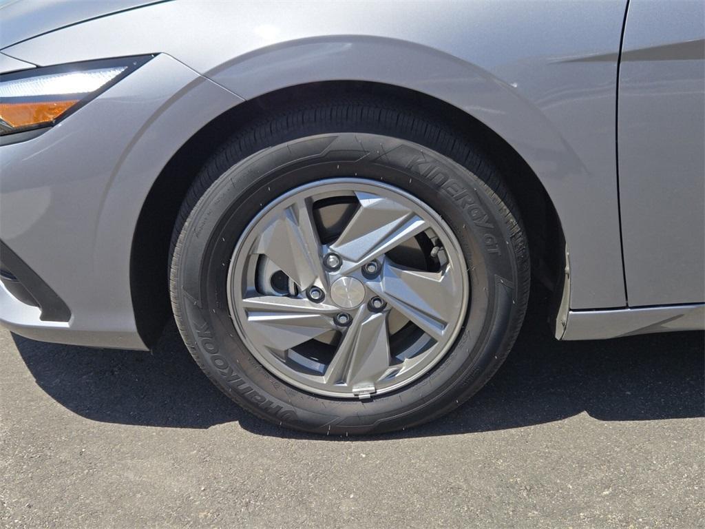 new 2025 Hyundai Elantra car