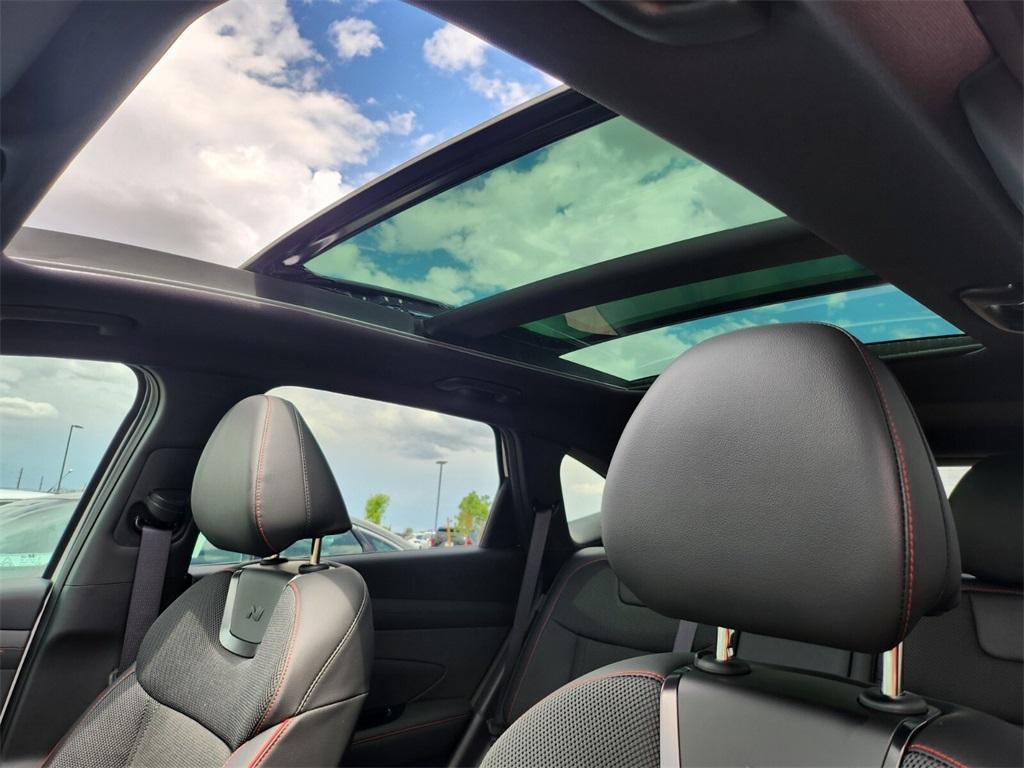 new 2025 Hyundai TUCSON Hybrid car, priced at $38,749