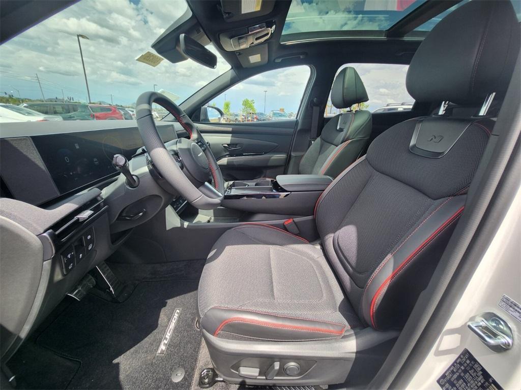 new 2025 Hyundai TUCSON Hybrid car, priced at $38,749