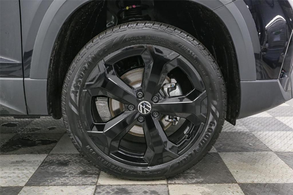 new 2025 Volkswagen Taos car, priced at $31,877