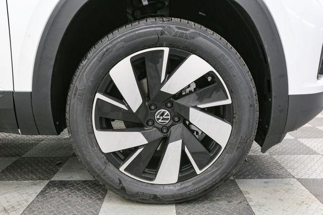 new 2024 Volkswagen Atlas Cross Sport car, priced at $41,200