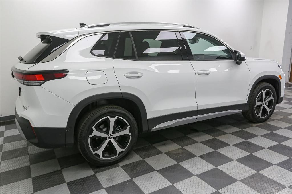 new 2025 Volkswagen Tiguan car, priced at $34,293