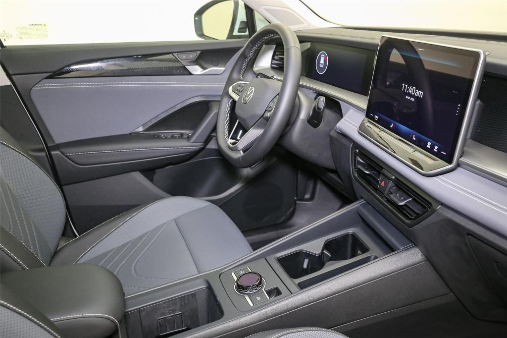 new 2025 Volkswagen Tiguan car, priced at $34,293