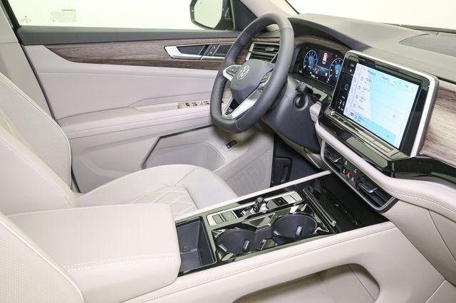 new 2025 Volkswagen Atlas car, priced at $52,616