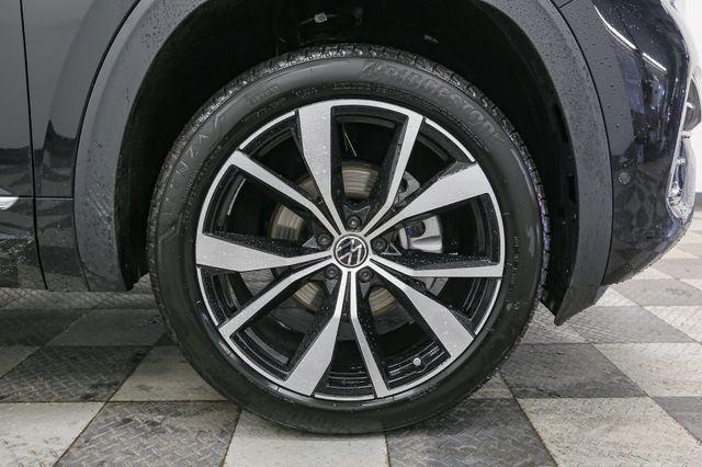 new 2025 Volkswagen Atlas car, priced at $52,616