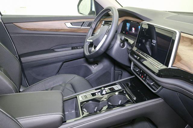 new 2025 Volkswagen Atlas car, priced at $42,315
