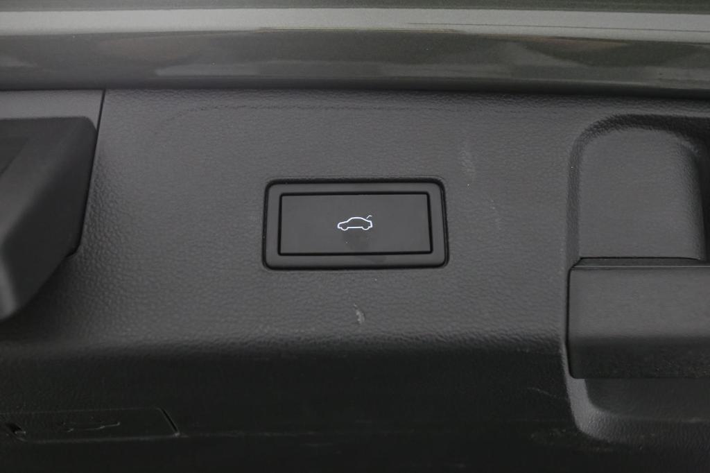 used 2024 Volkswagen Atlas car, priced at $38,497
