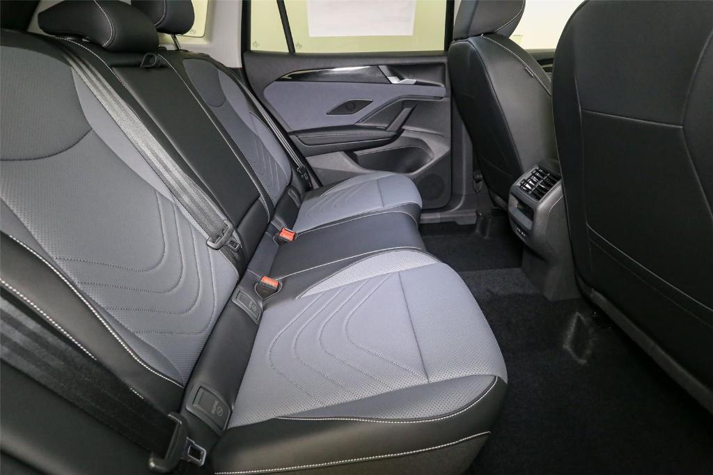 new 2025 Volkswagen Tiguan car, priced at $34,469