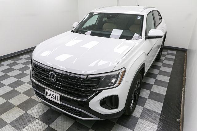 new 2024 Volkswagen Atlas Cross Sport car, priced at $40,207