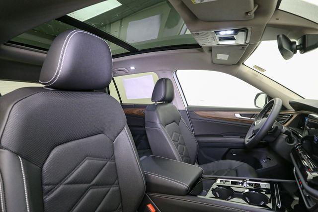 new 2025 Volkswagen Atlas car, priced at $42,685