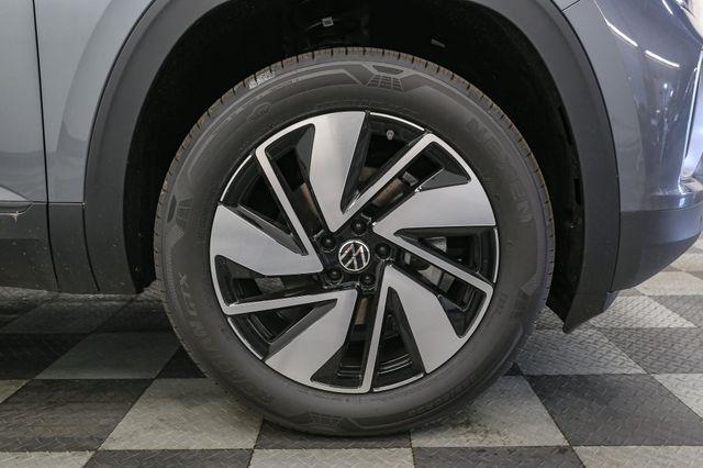 new 2025 Volkswagen Atlas car, priced at $42,685
