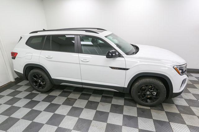 new 2025 Volkswagen Atlas car, priced at $43,808