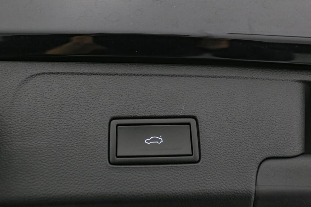 used 2020 Volkswagen Atlas Cross Sport car, priced at $24,125