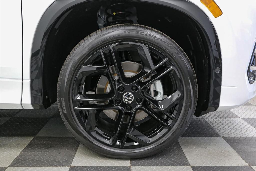 new 2025 Volkswagen Tiguan car, priced at $37,820