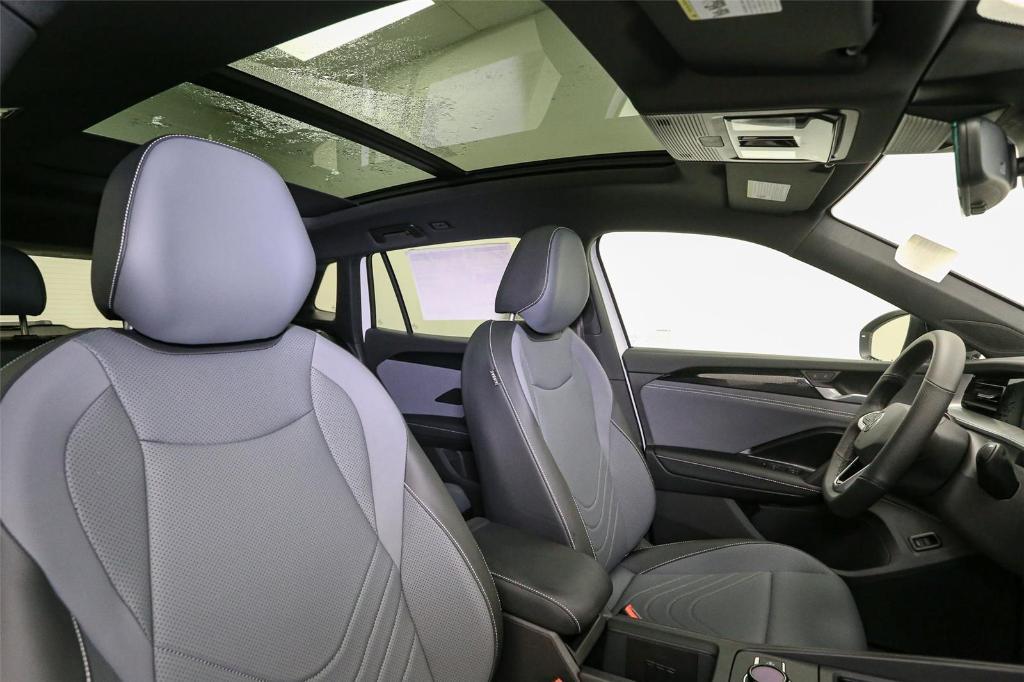 new 2025 Volkswagen Tiguan car, priced at $37,820