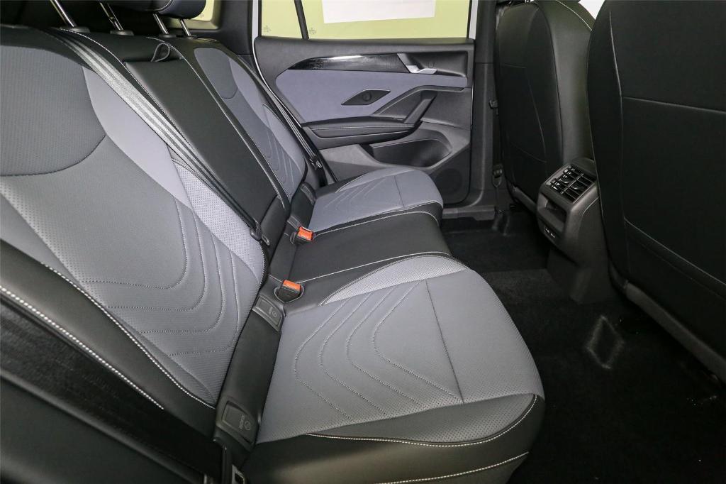 new 2025 Volkswagen Tiguan car, priced at $37,820