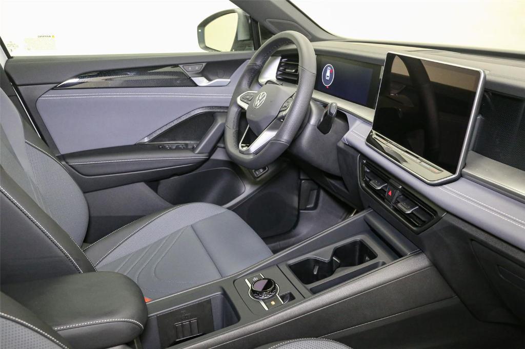 new 2025 Volkswagen Tiguan car, priced at $37,820