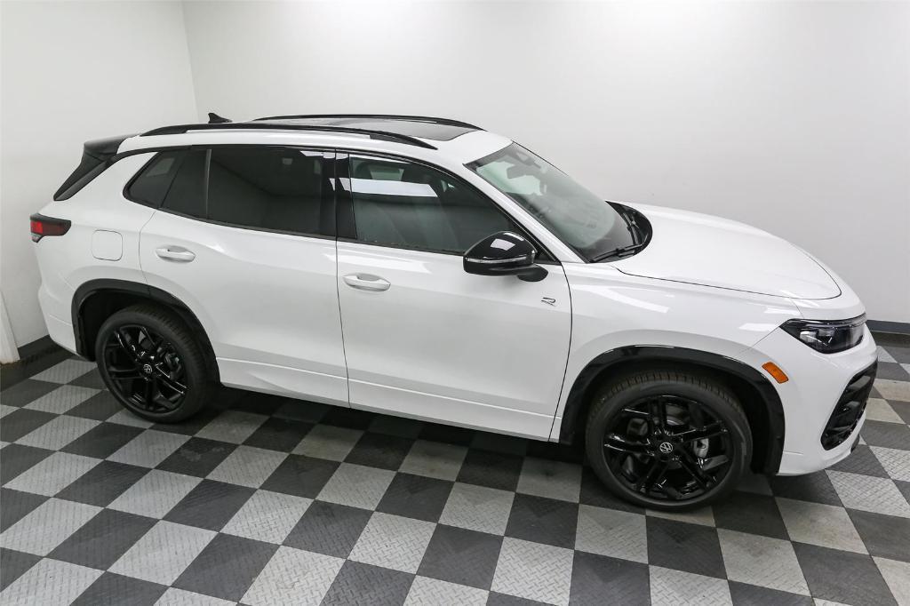 new 2025 Volkswagen Tiguan car, priced at $37,820