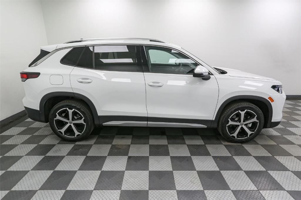 new 2025 Volkswagen Tiguan car, priced at $34,293