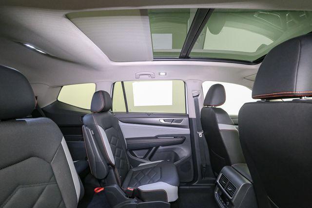 new 2025 Volkswagen Atlas car, priced at $44,427