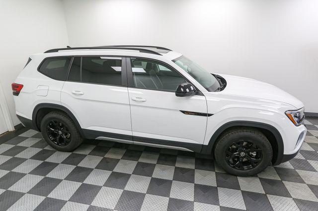 new 2025 Volkswagen Atlas car, priced at $44,427
