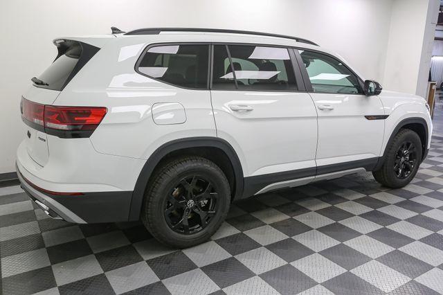 new 2025 Volkswagen Atlas car, priced at $44,427