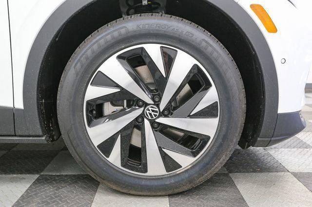 new 2025 Volkswagen ID.4 car, priced at $40,804