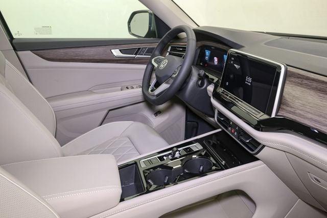 new 2025 Volkswagen Atlas car, priced at $50,661