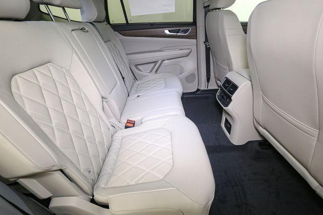new 2025 Volkswagen Atlas car, priced at $50,661