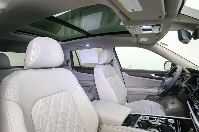 new 2025 Volkswagen Atlas car, priced at $50,661
