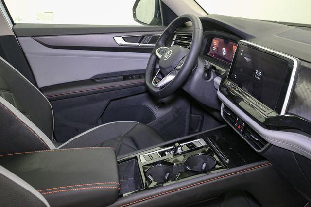 new 2025 Volkswagen Atlas car, priced at $45,183