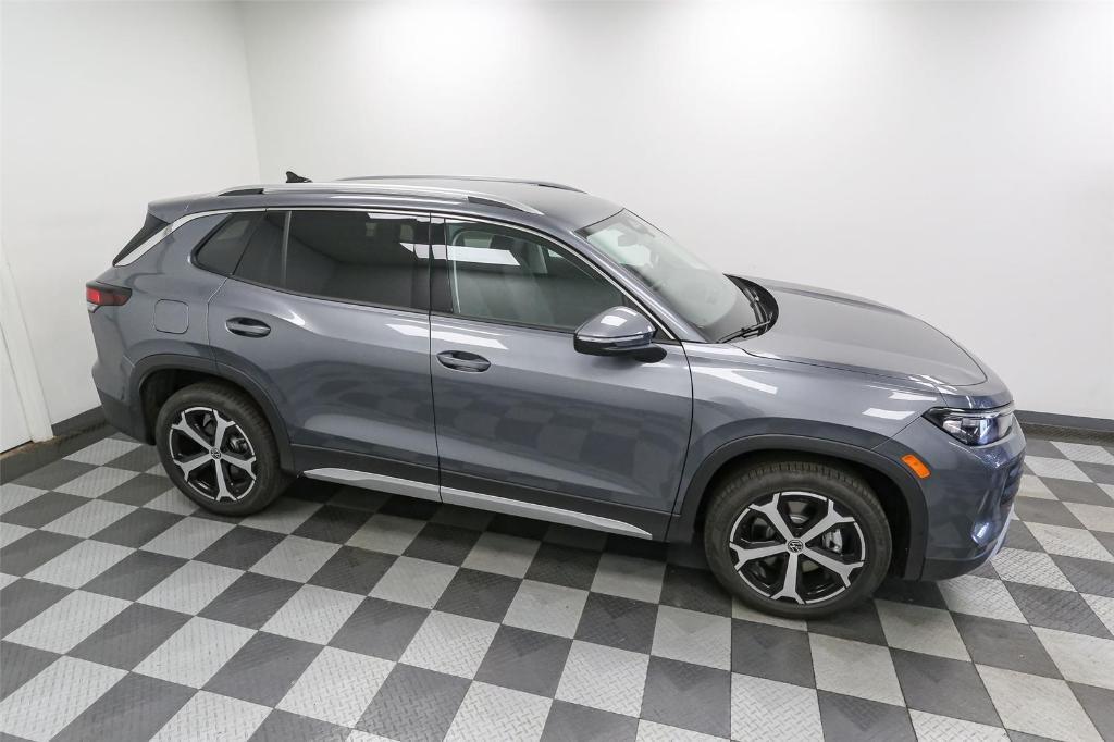 new 2025 Volkswagen Tiguan car, priced at $33,261