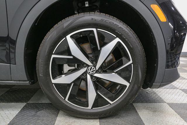 new 2025 Volkswagen ID.4 car, priced at $50,012