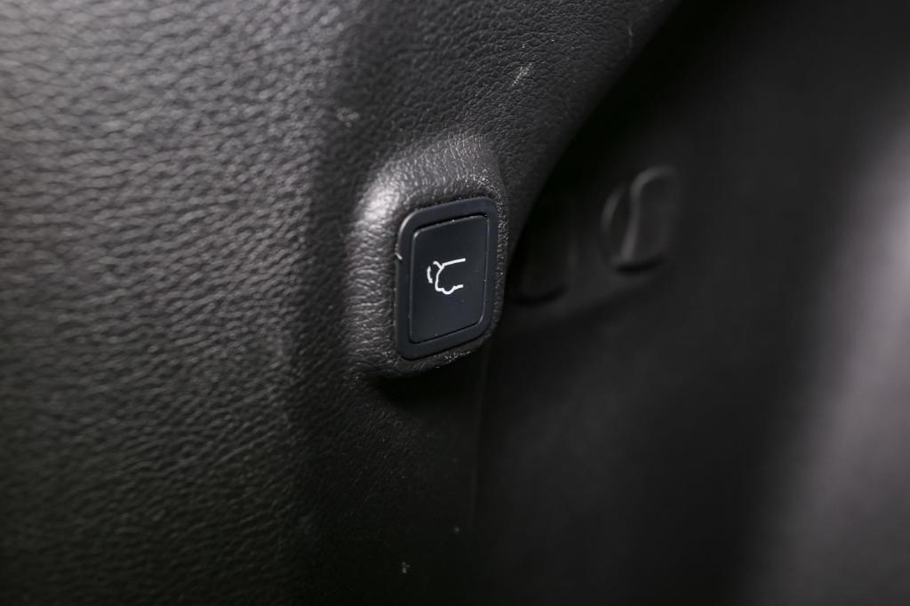 used 2019 Jeep Cherokee car, priced at $19,997