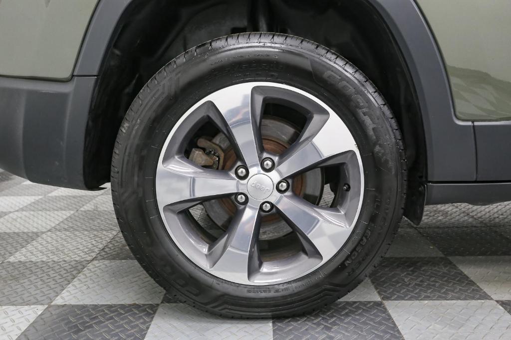 used 2019 Jeep Cherokee car, priced at $19,997