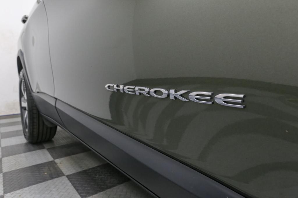 used 2019 Jeep Cherokee car, priced at $19,997