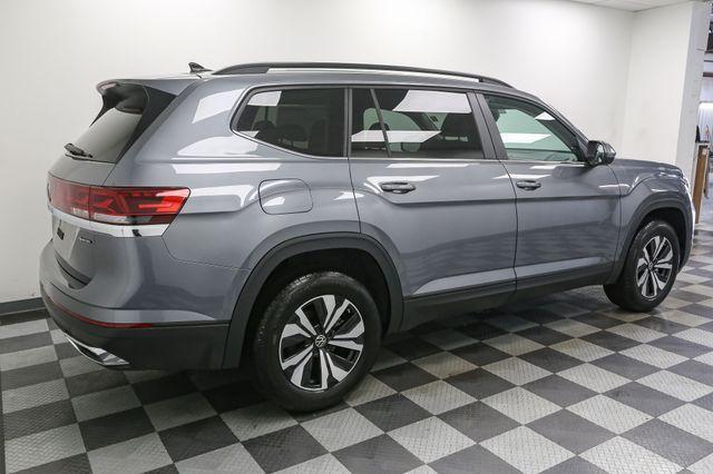 new 2025 Volkswagen Atlas car, priced at $39,038